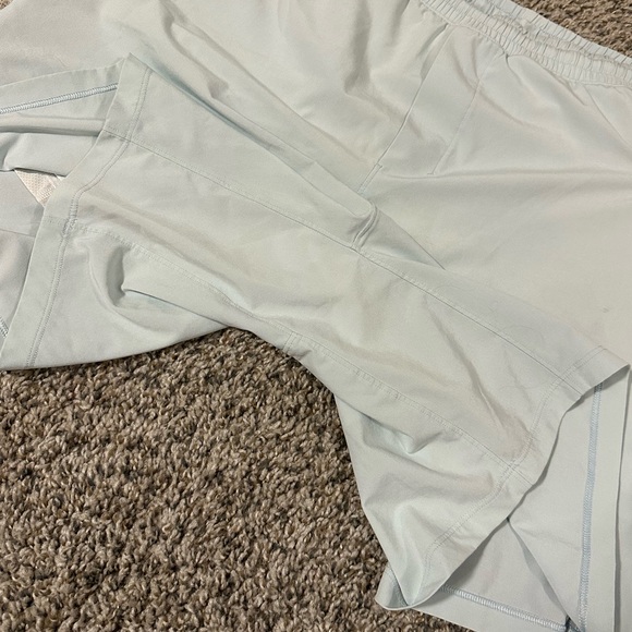 Lululemon Pace Breaker Short in Breeze Blue Size Large EUC - Picture 7 of 14